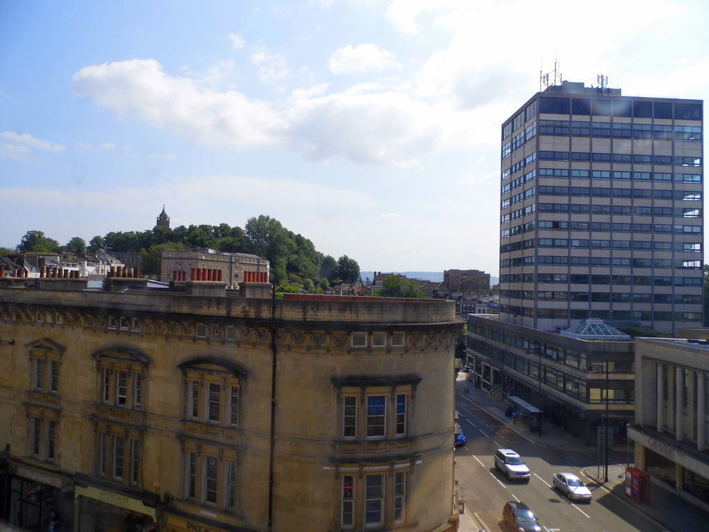 The Queens Hostel Bristol Room photo