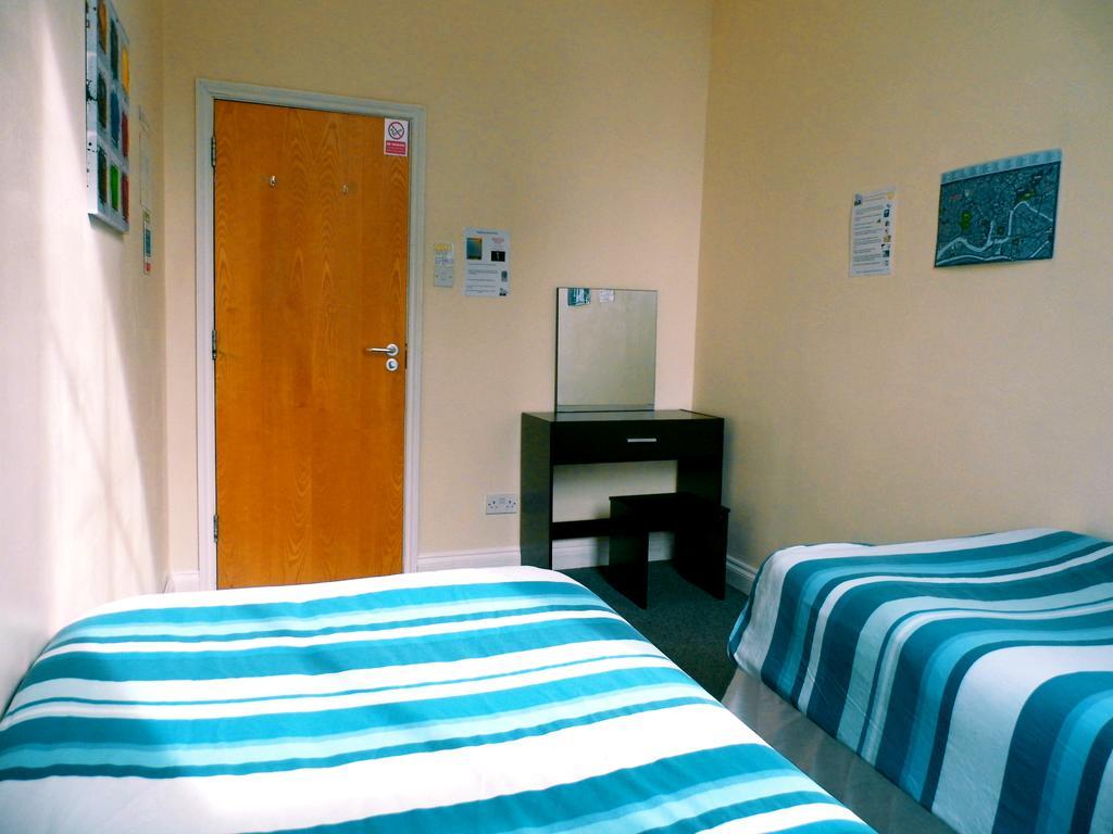The Queens Hostel Bristol Exterior photo