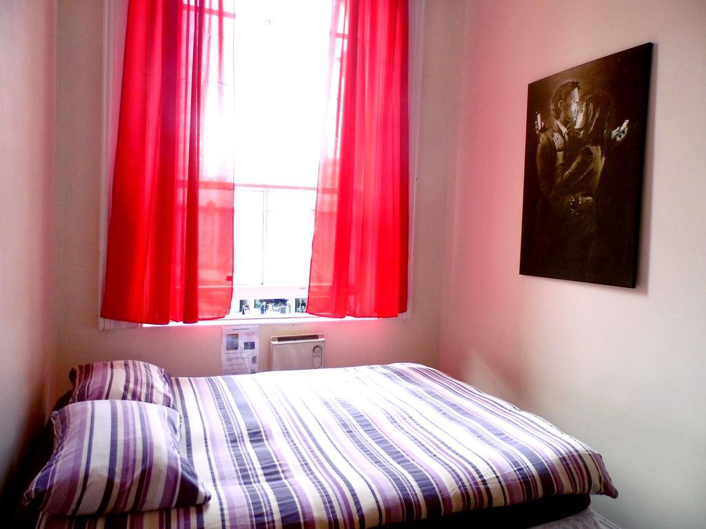 The Queens Hostel Bristol Exterior photo