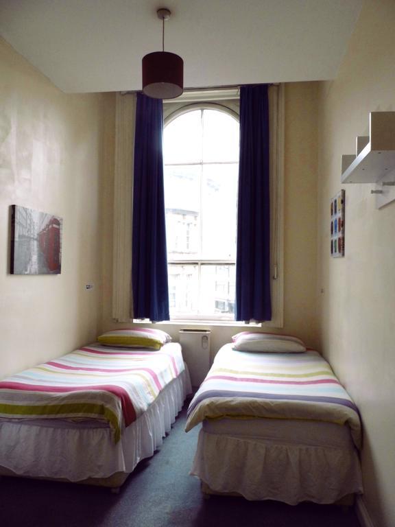 The Queens Hostel Bristol Exterior photo