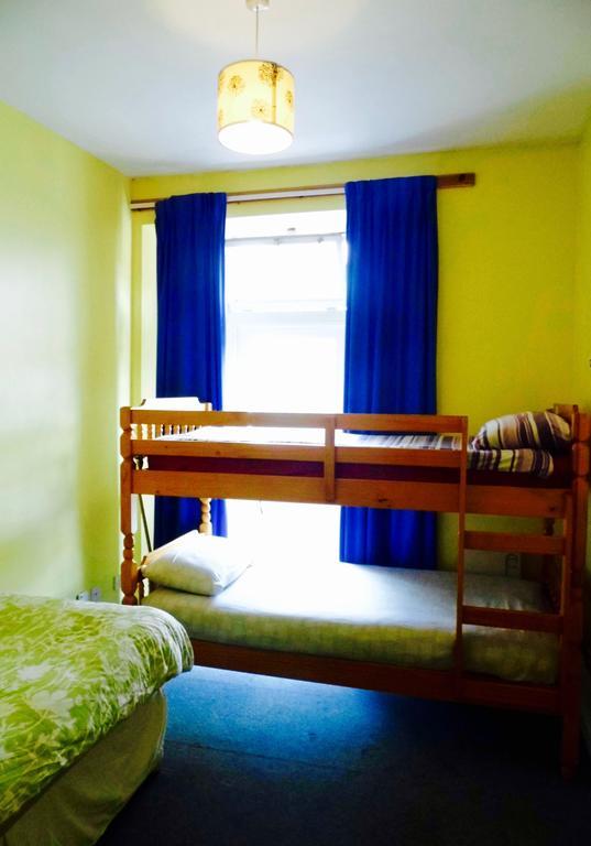 The Queens Hostel Bristol Exterior photo