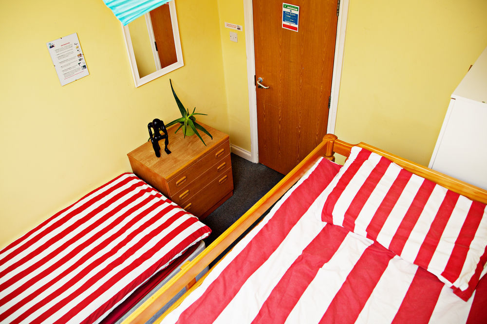 The Queens Hostel Bristol Exterior photo