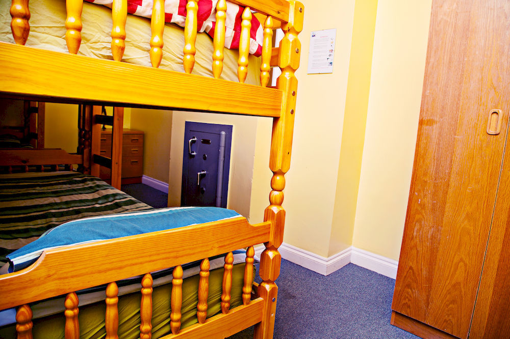 The Queens Hostel Bristol Exterior photo