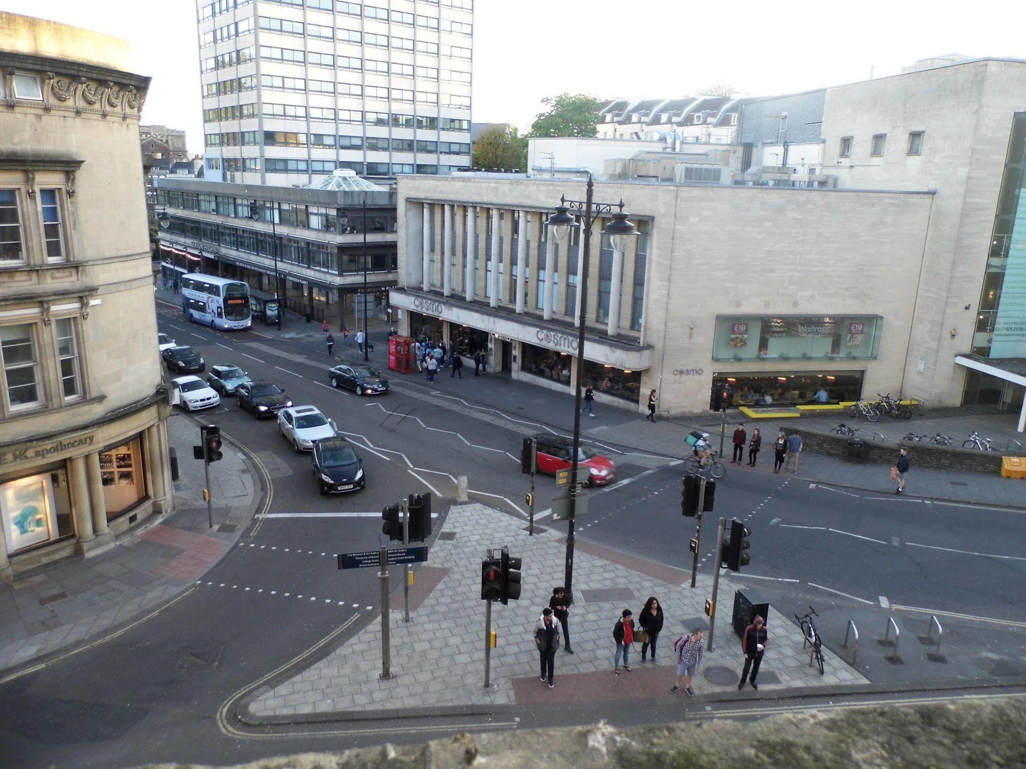 The Queens Hostel Bristol Exterior photo